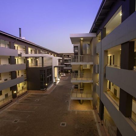 The Hub Apartments Full Generator Backup Johannesburg Exterior photo